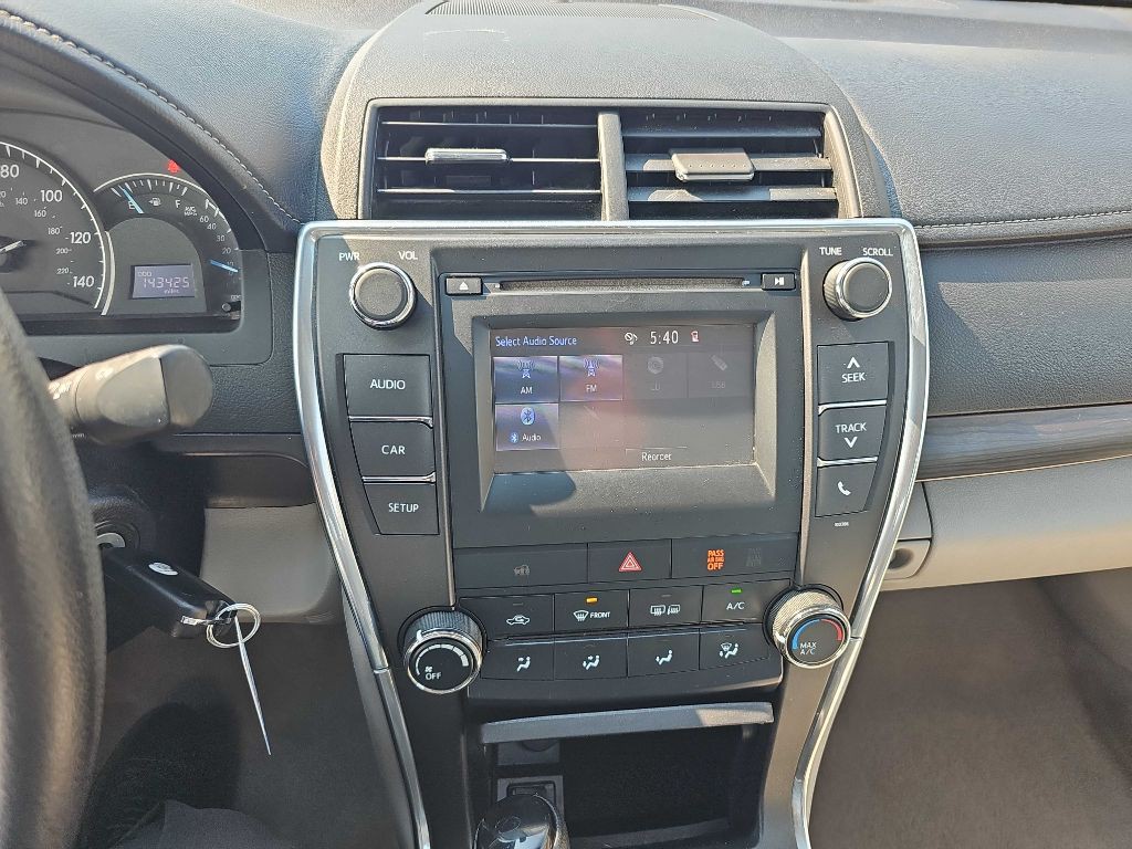 2015 Toyota Camry Image 36