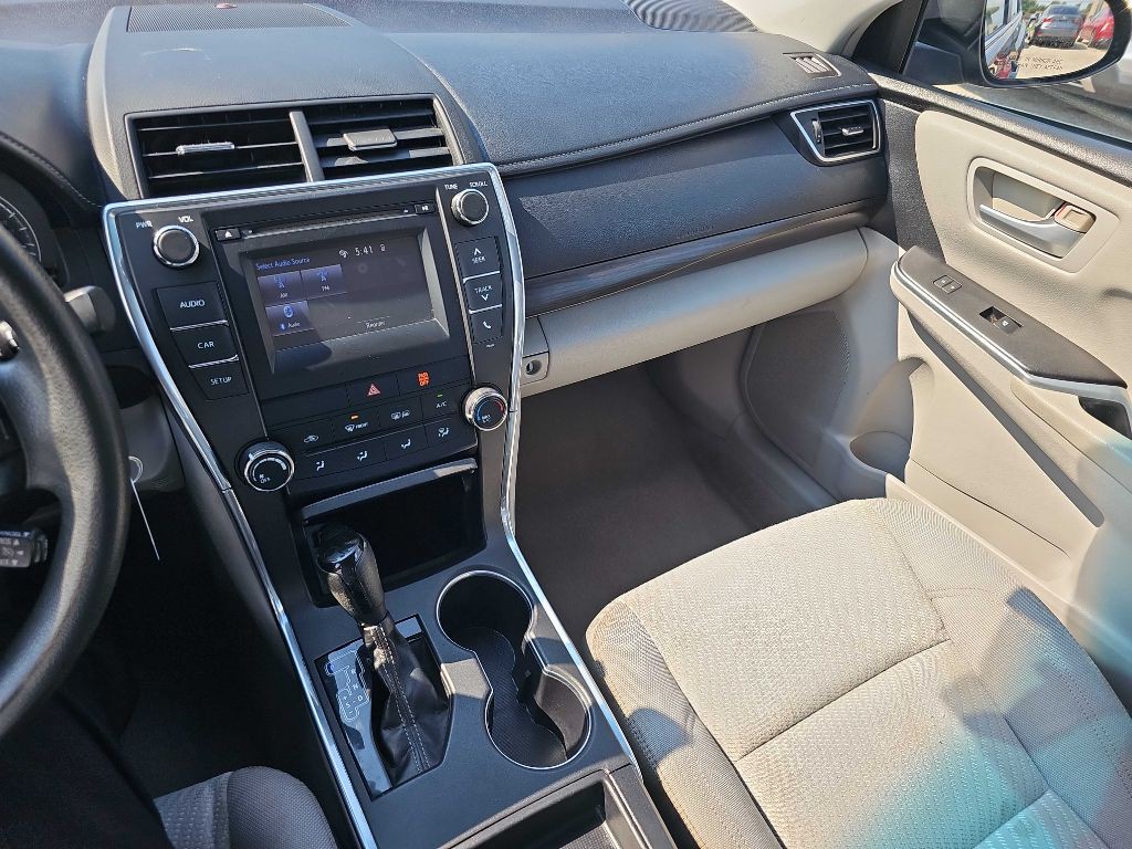 2015 Toyota Camry Image 46