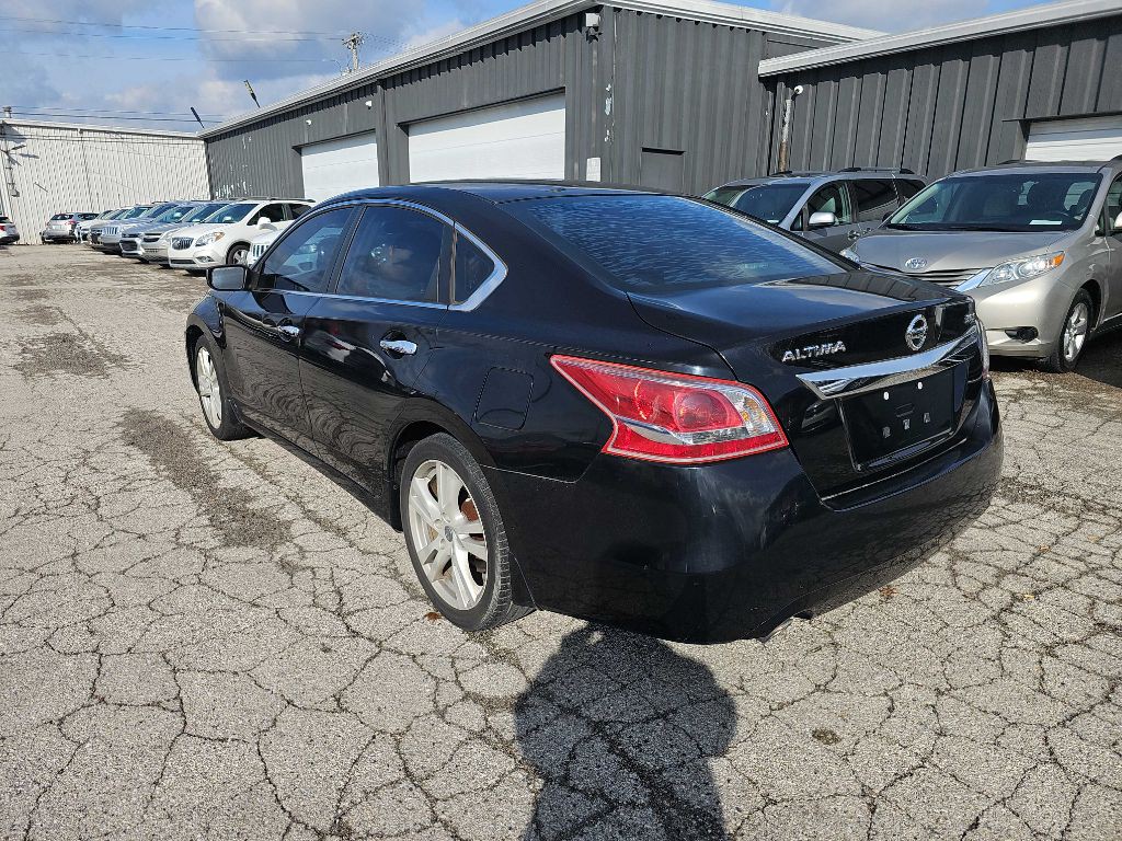 2013 Nissan Altima Image 10