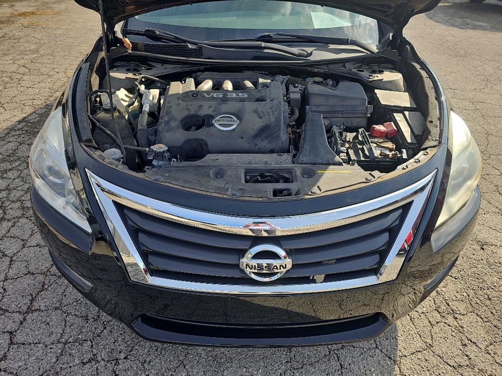 2013 Nissan Altima Image 15