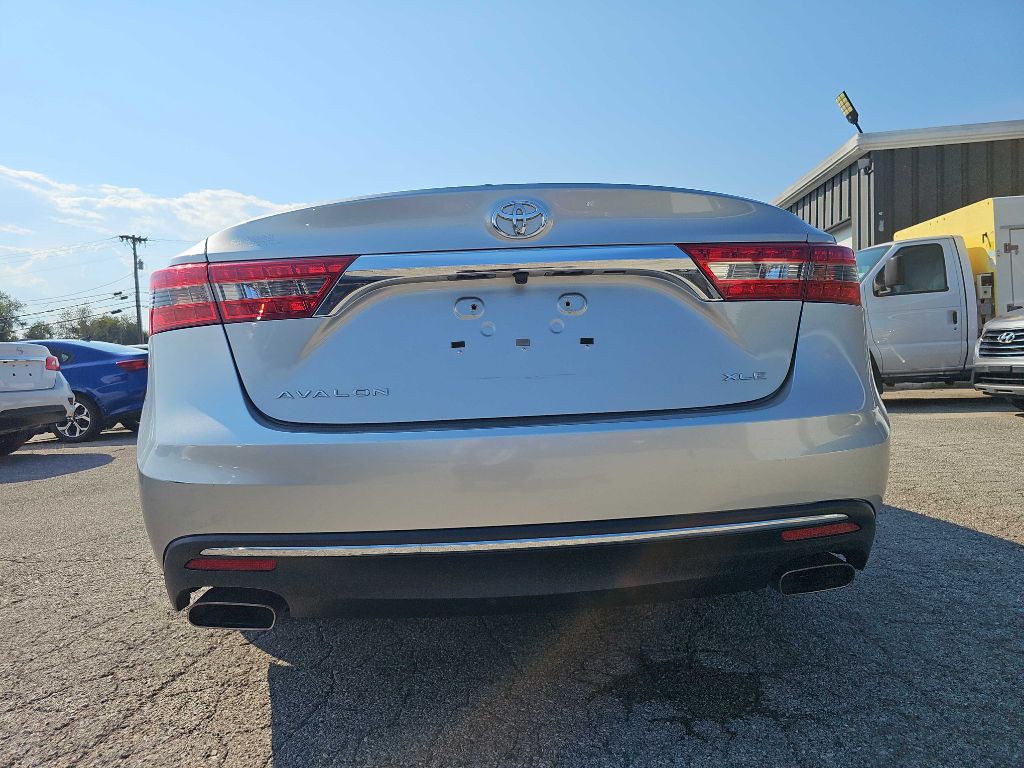 2016 Toyota Avalon Image 10