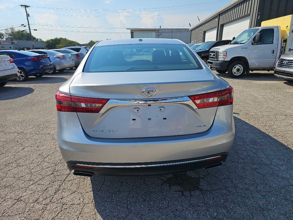 2016 Toyota Avalon Image 11