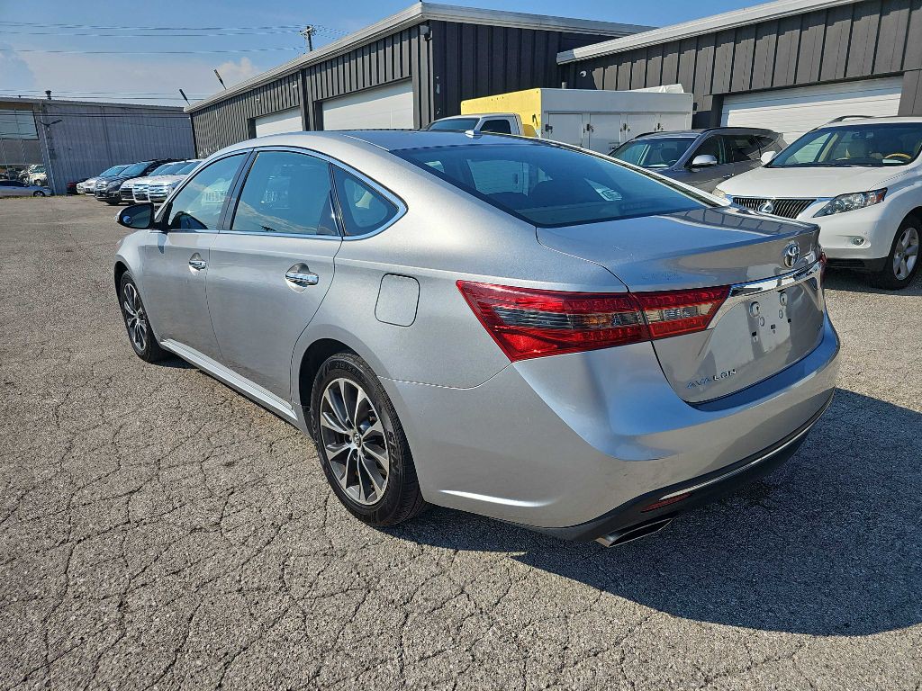 2016 Toyota Avalon Image 12
