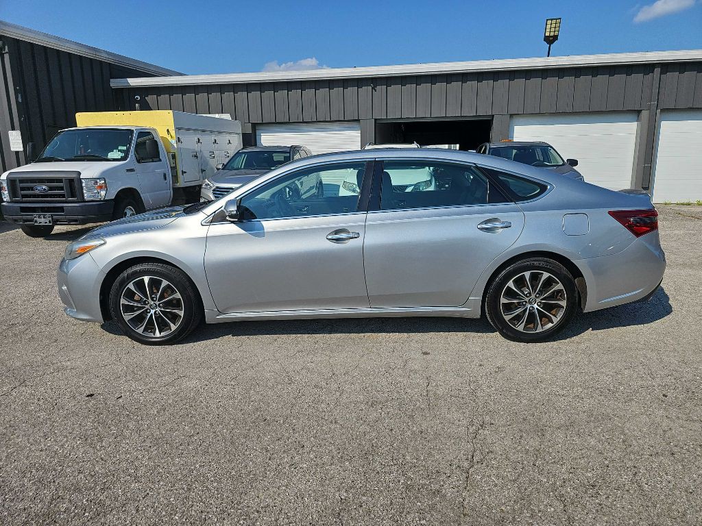 2016 Toyota Avalon Image 13