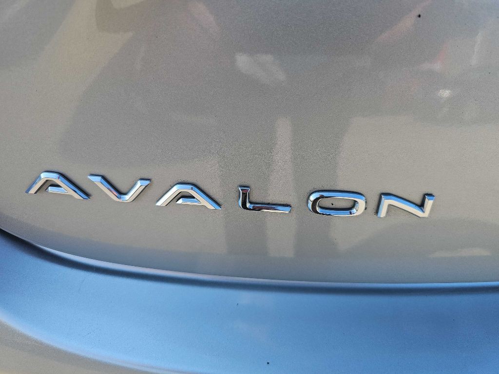 2016 Toyota Avalon Image 14