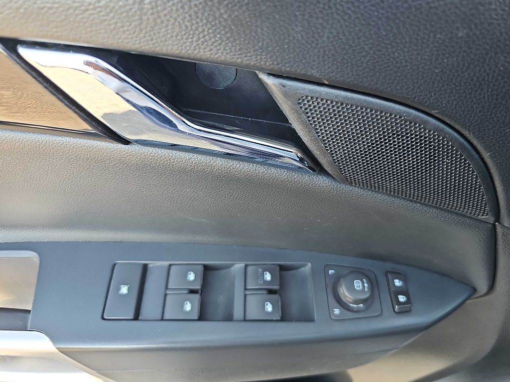 2013 Chevrolet Captiva Image 33
