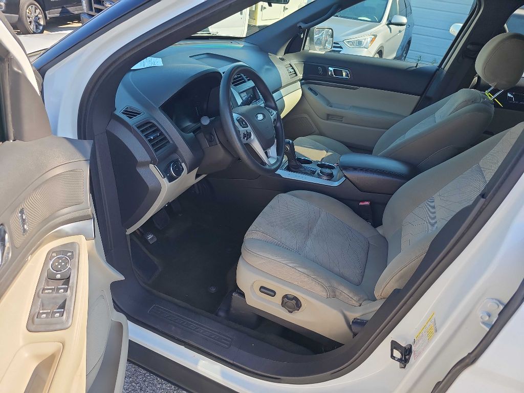 2013 Ford Explorer Image 14