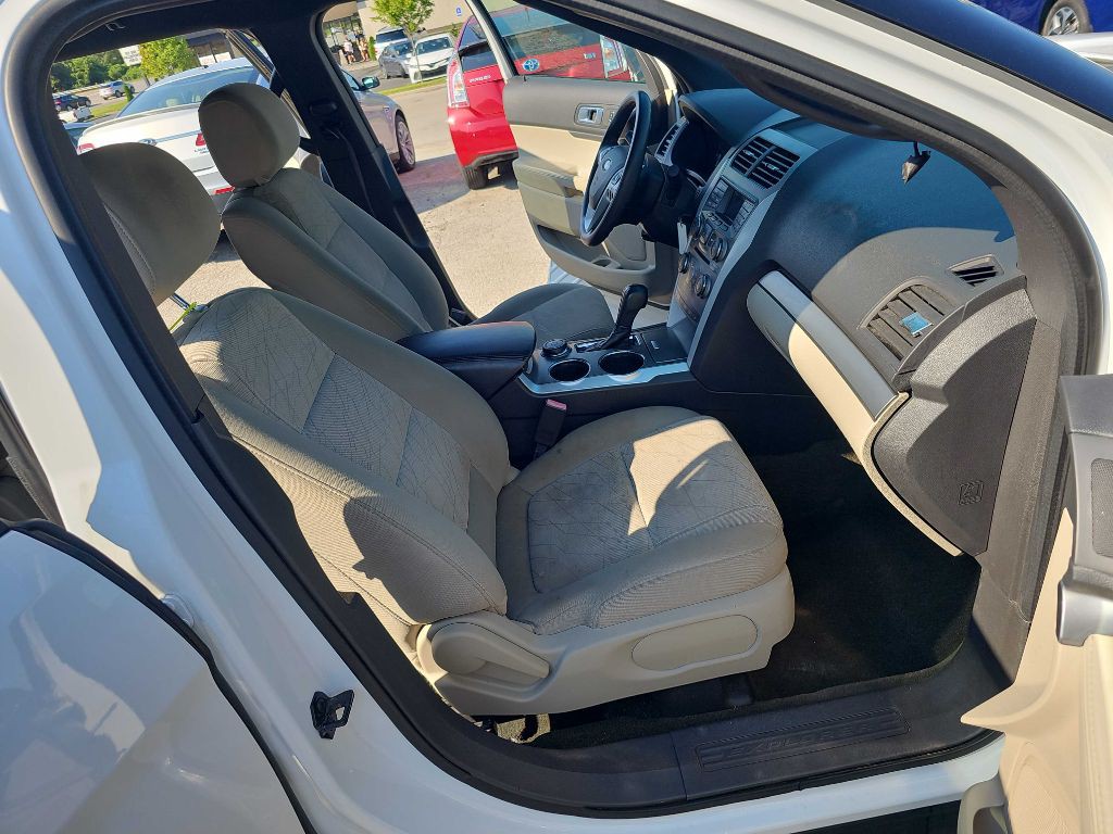 2013 Ford Explorer Image 16