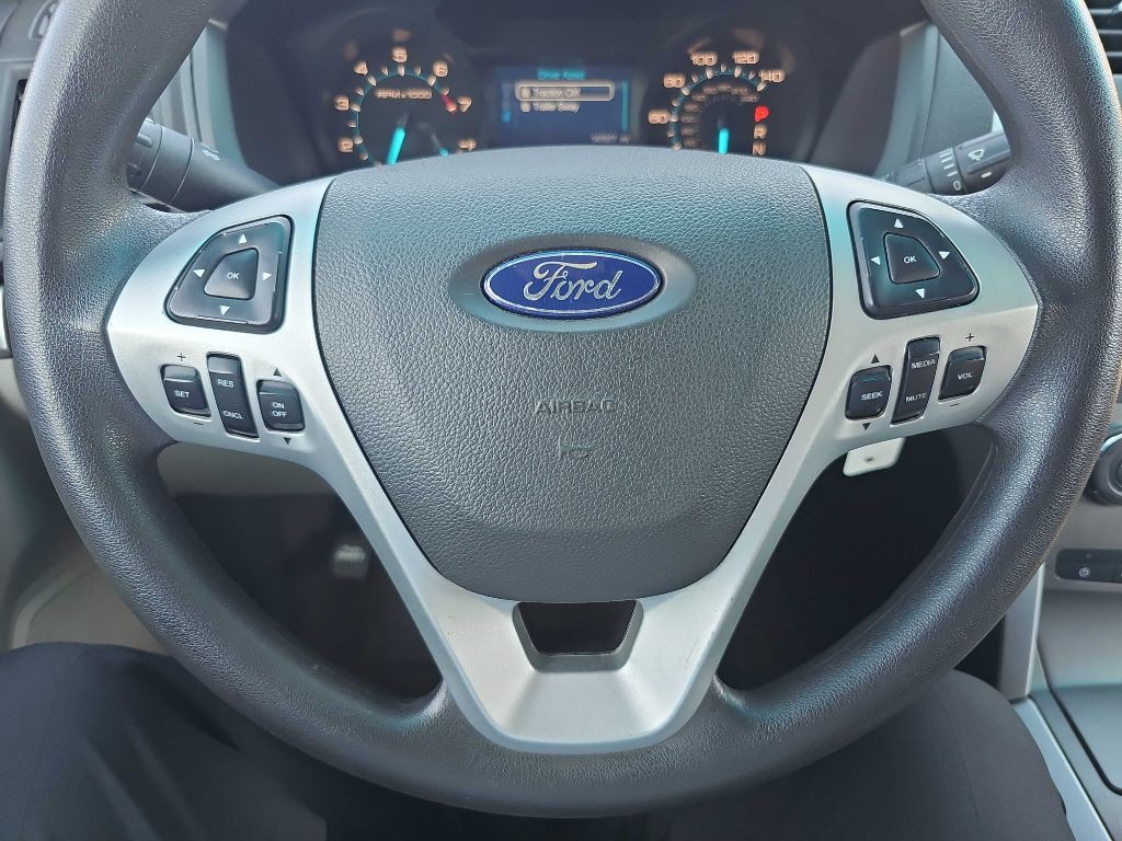2013 Ford Explorer Image 30
