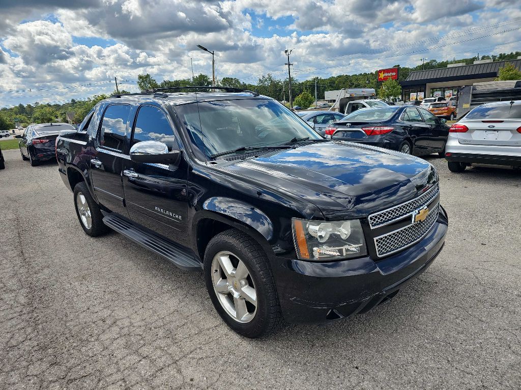 2013 Chevrolet Avalanche Image 6