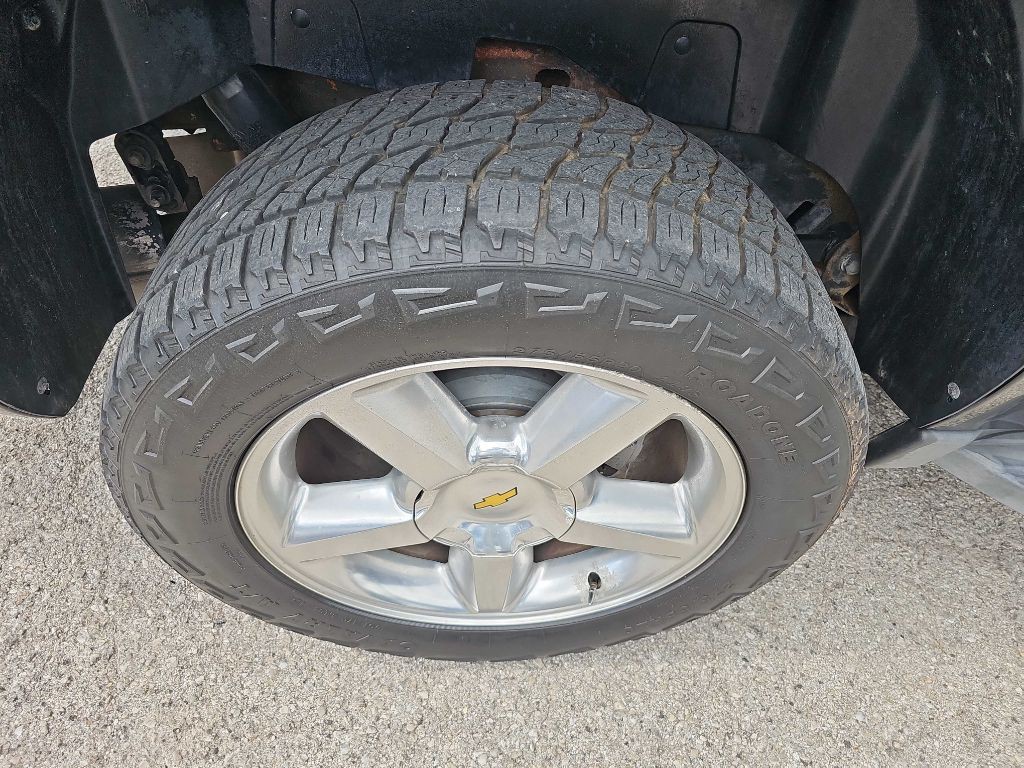2013 Chevrolet Avalanche Image 19