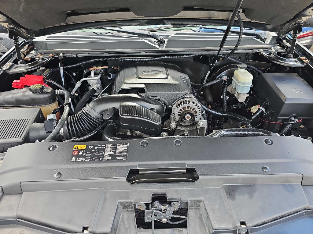 2013 Chevrolet Avalanche Image 23