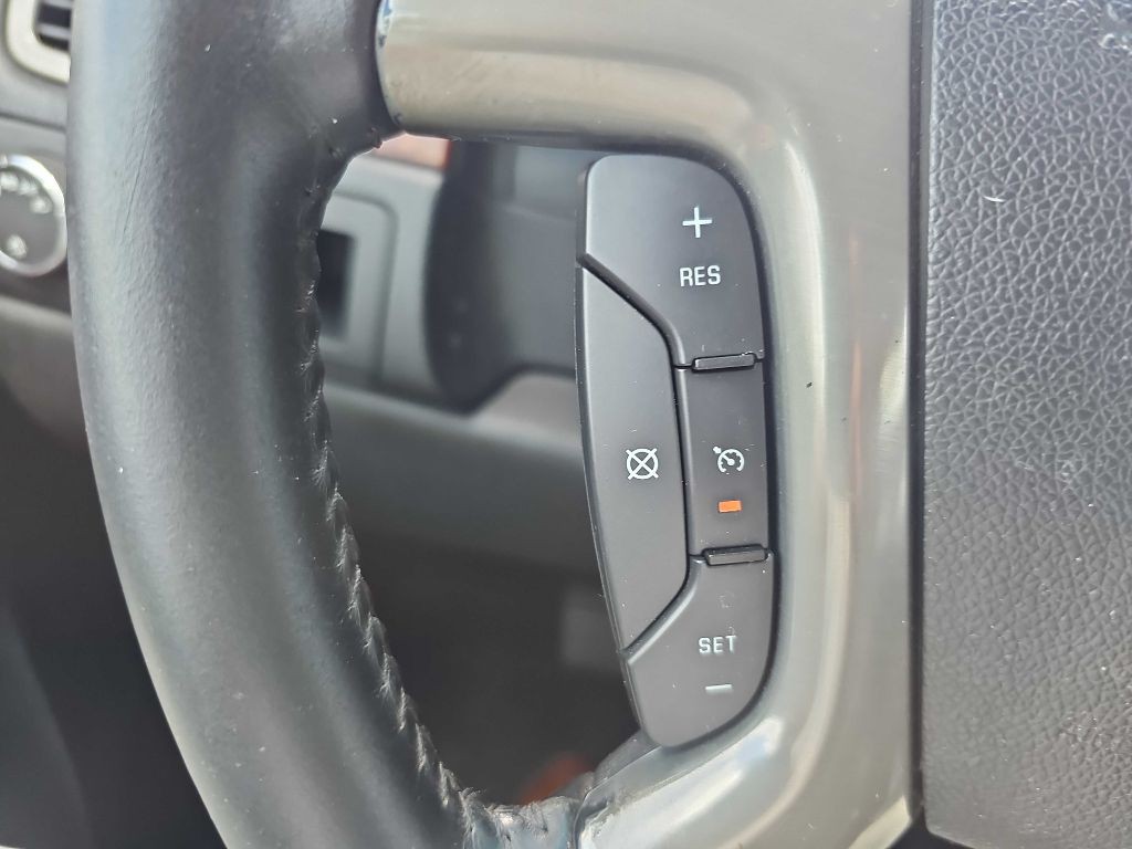 2013 Chevrolet Avalanche Image 39