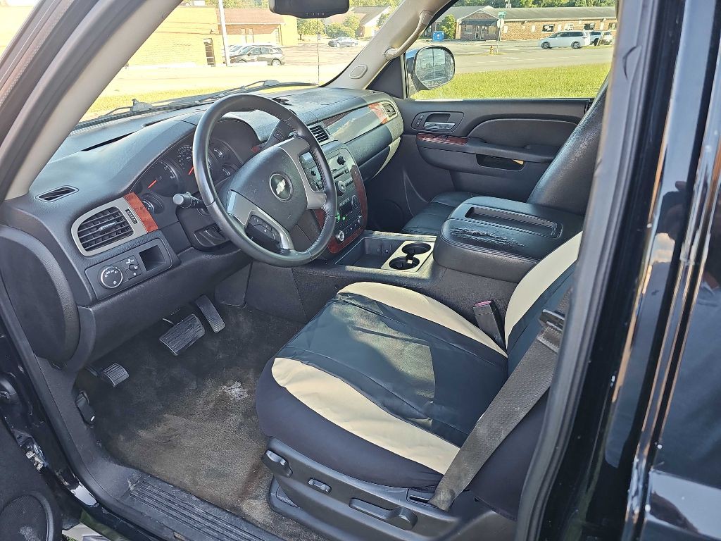 2013 Chevrolet Avalanche Image 28