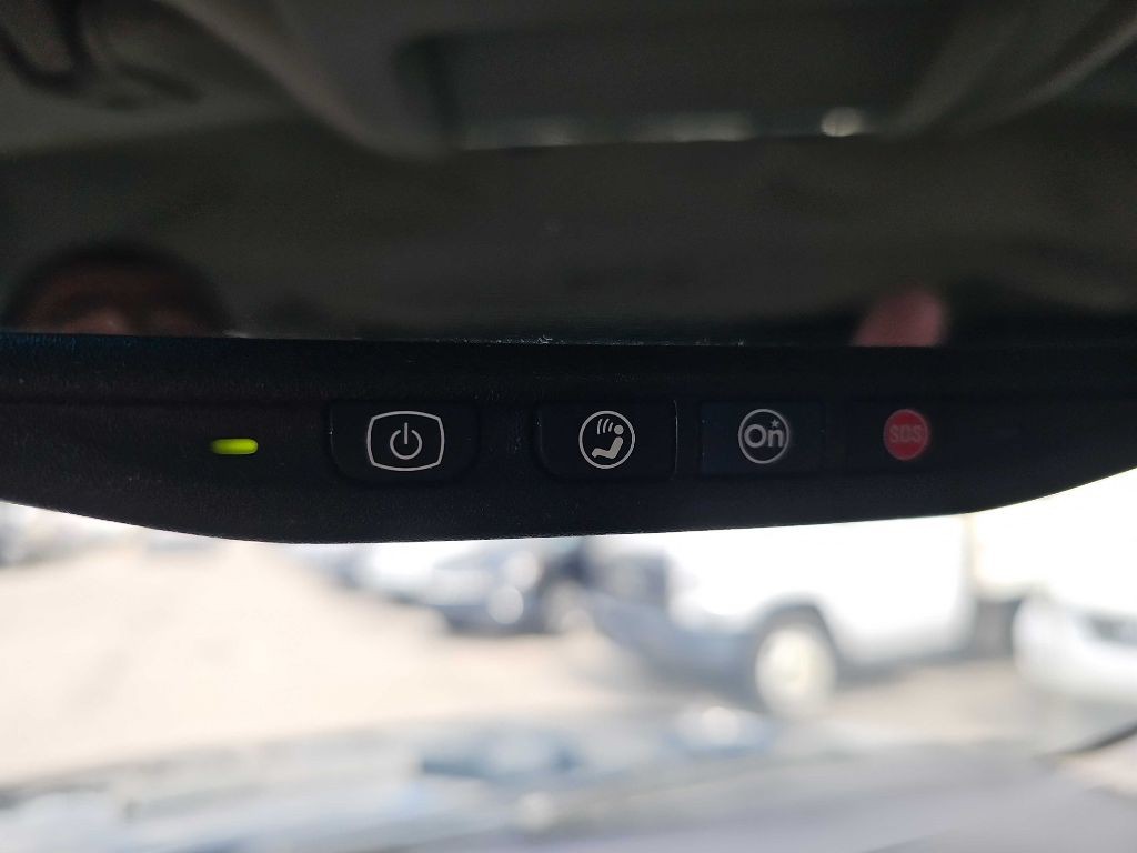 2013 Chevrolet Avalanche Image 48