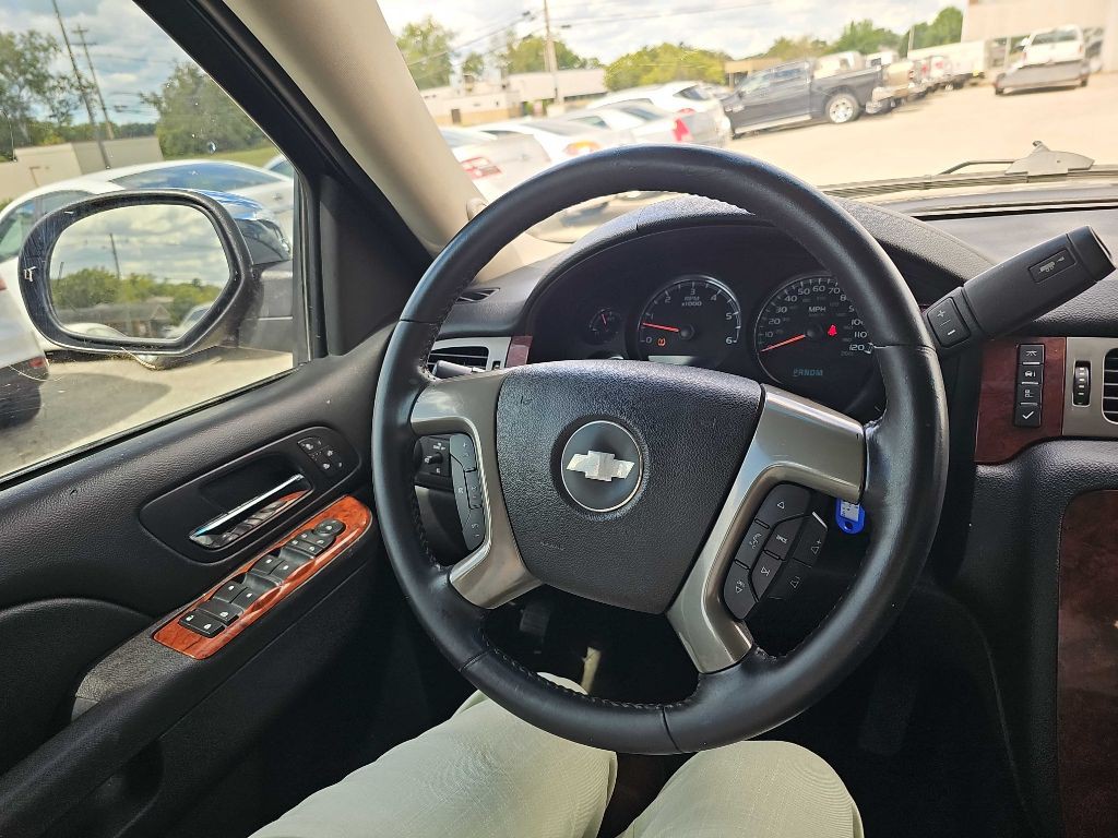 2013 Chevrolet Avalanche Image 50