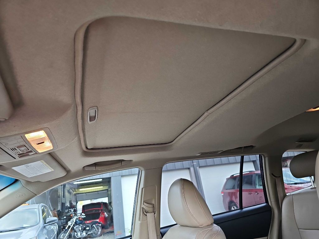 2012 Toyota Highlander Image 14