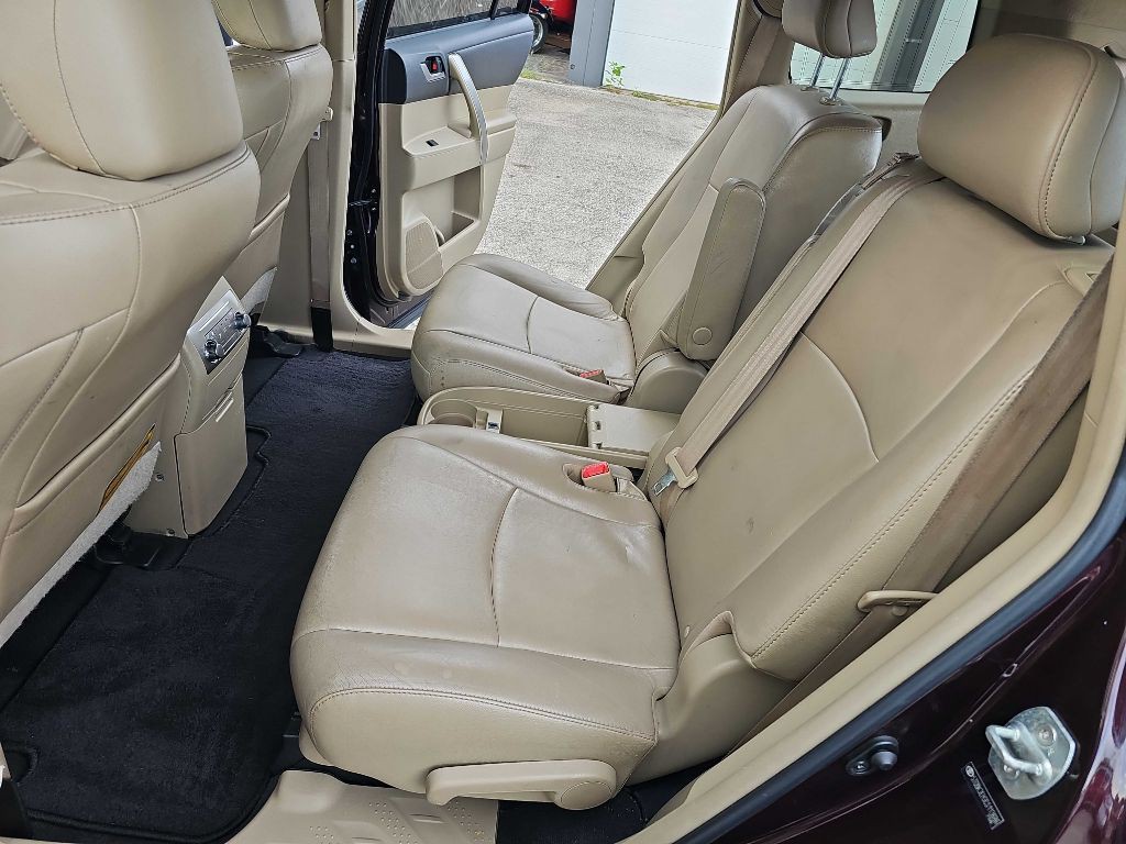 2012 Toyota Highlander Image 32
