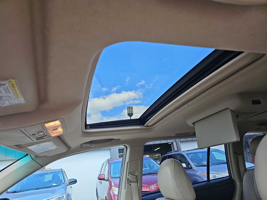 2011 Toyota Highlander Image 16