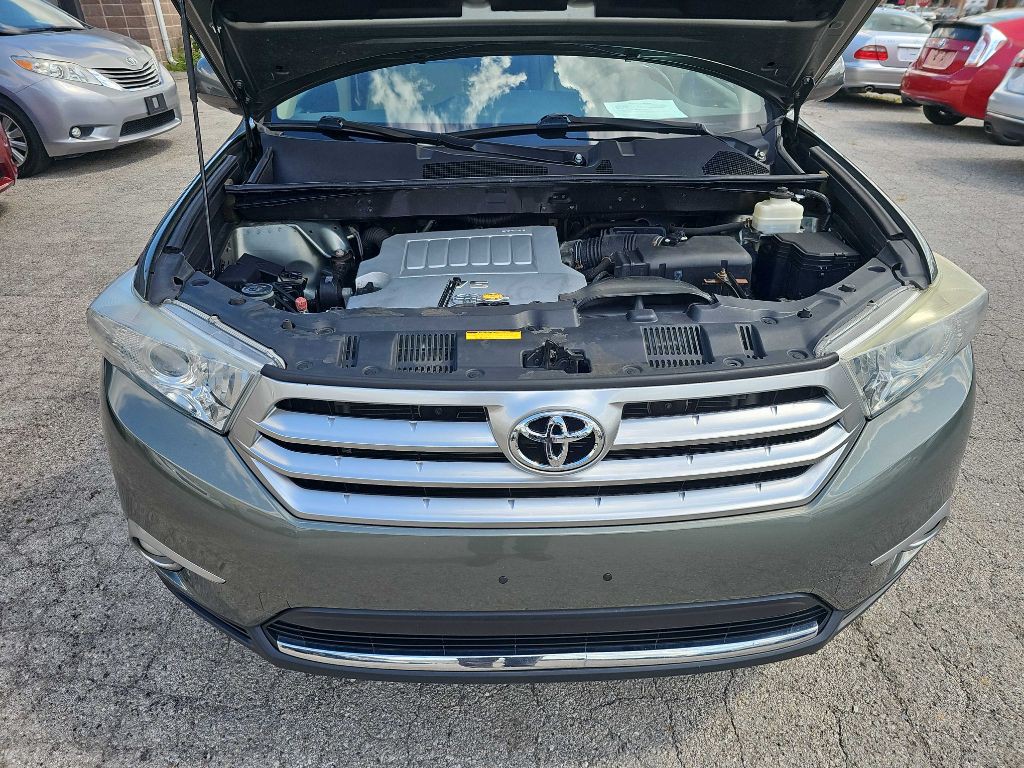 2011 Toyota Highlander Image 21