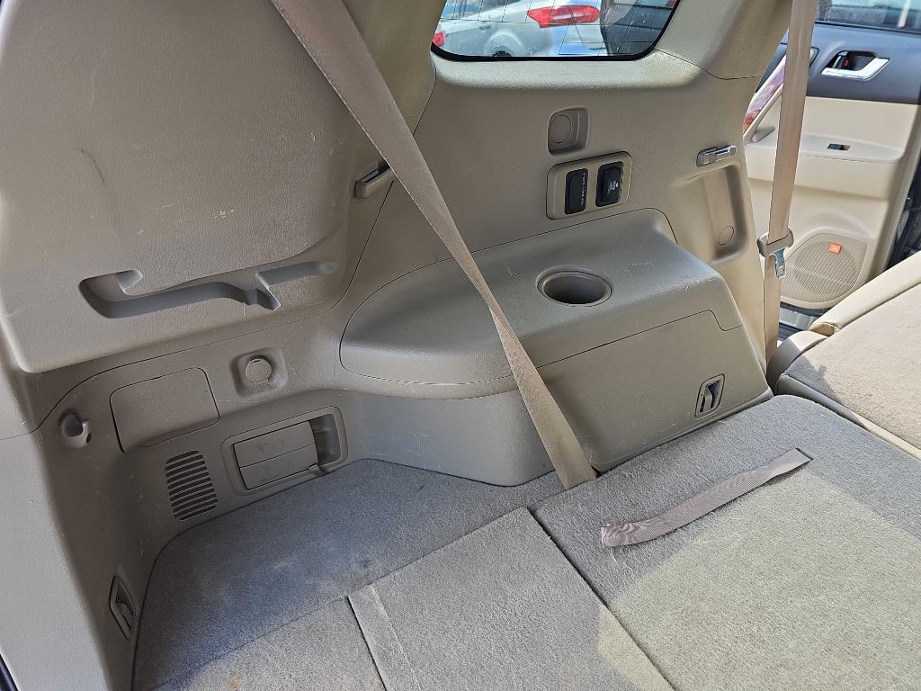2011 Toyota Highlander Image 35