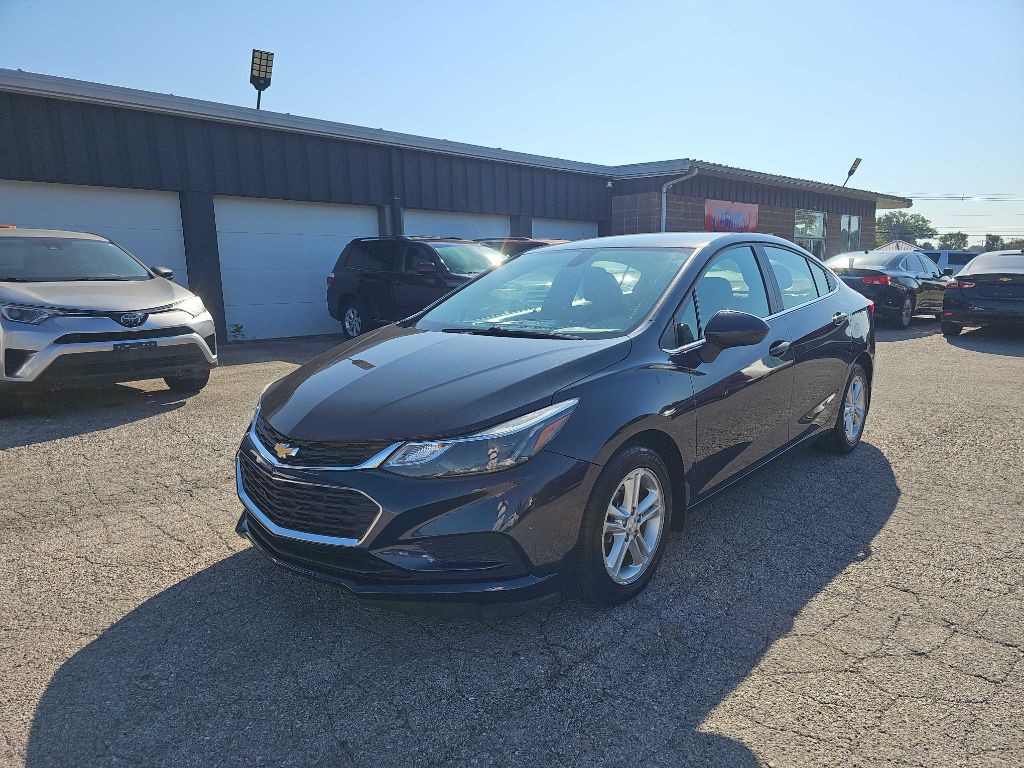2016 Chevrolet Cruze Image 2