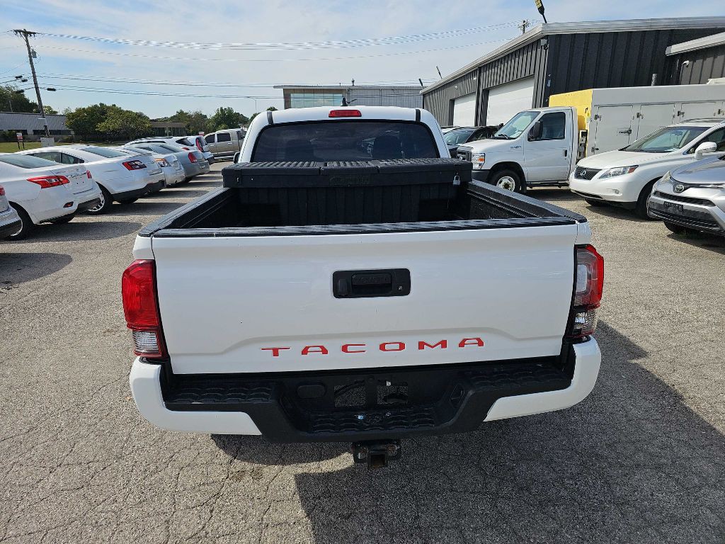 2020 Toyota Tacoma Image 9