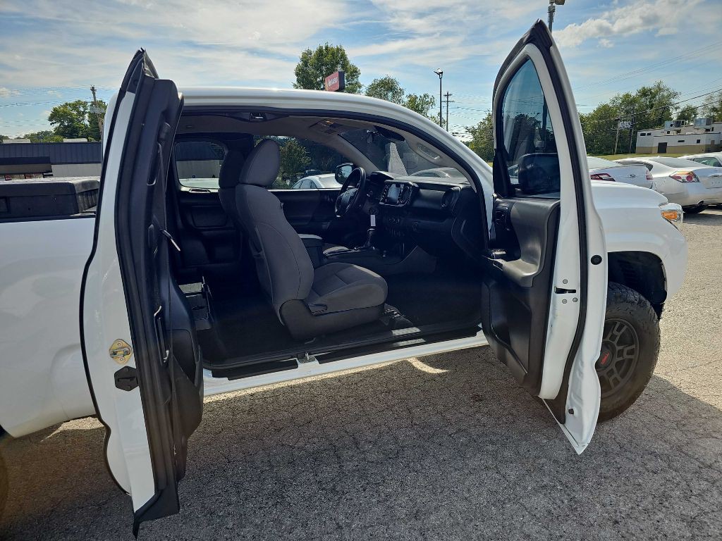 2020 Toyota Tacoma Image 15