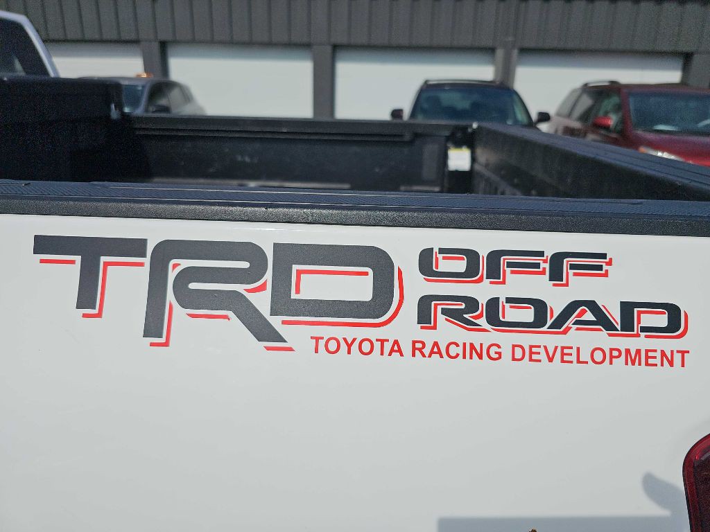 2020 Toyota Tacoma Image 16