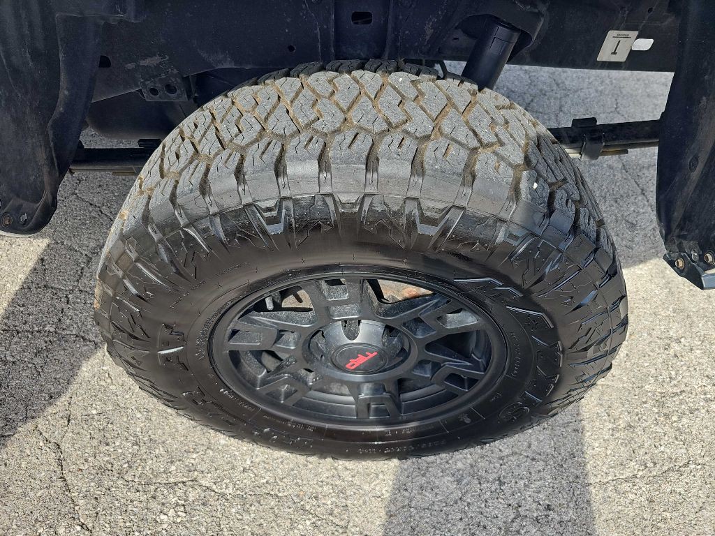 2020 Toyota Tacoma Image 18