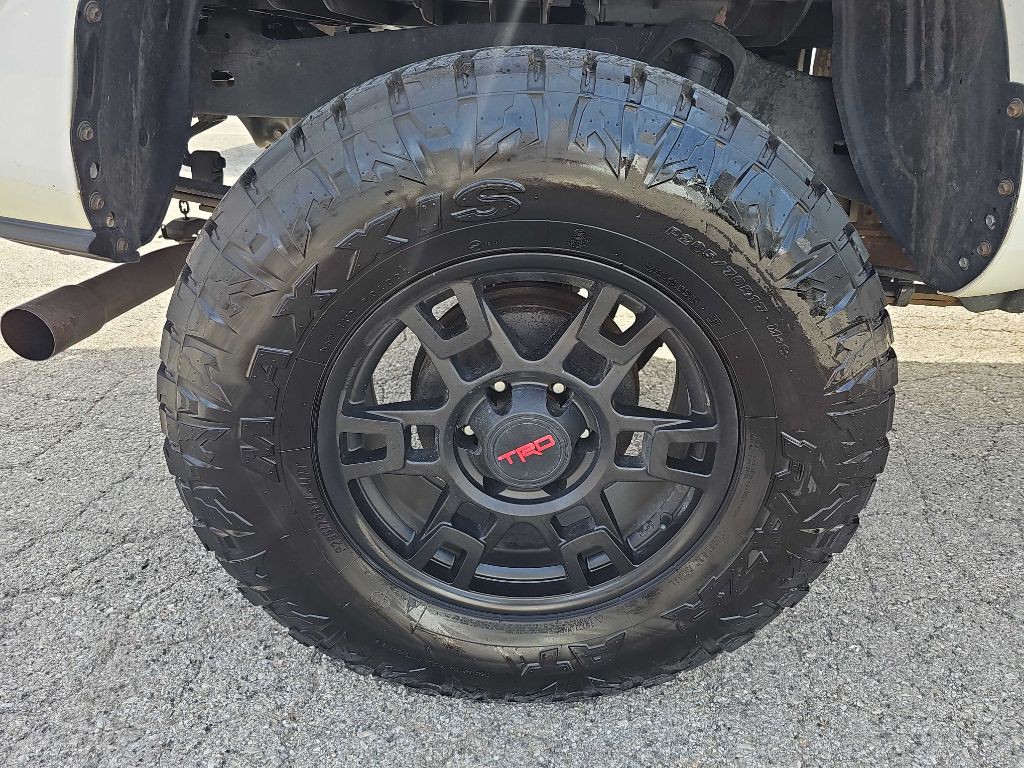 2020 Toyota Tacoma Image 20