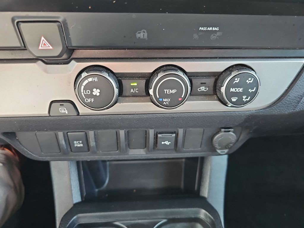 2020 Toyota Tacoma Image 41