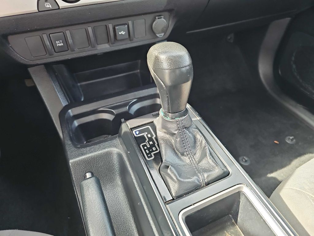 2020 Toyota Tacoma Image 43