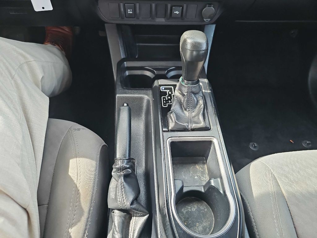 2020 Toyota Tacoma Image 45