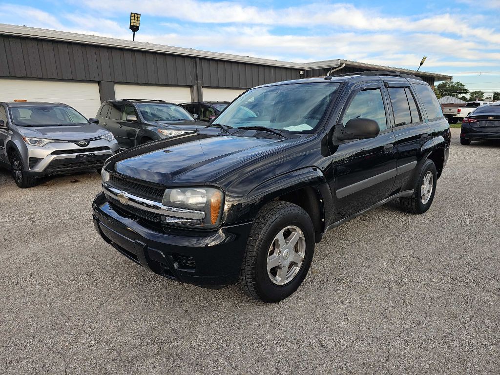 2005 Chevrolet Trailblazer Image 1