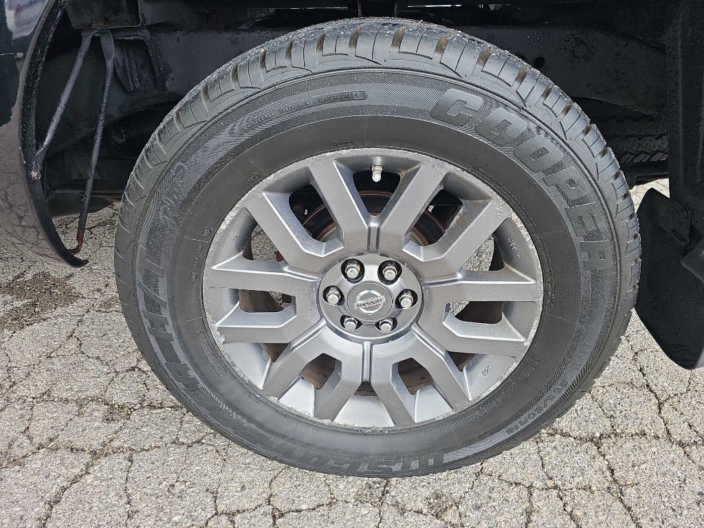 2012 Nissan Frontier Image 21
