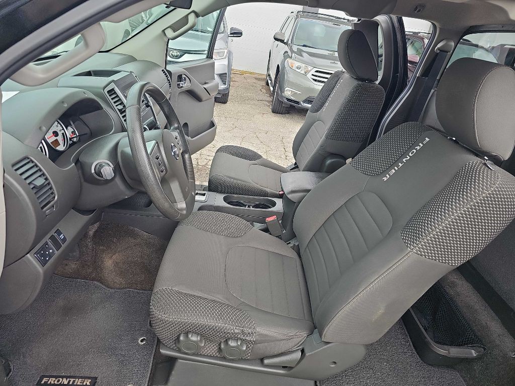 2012 Nissan Frontier Image 26
