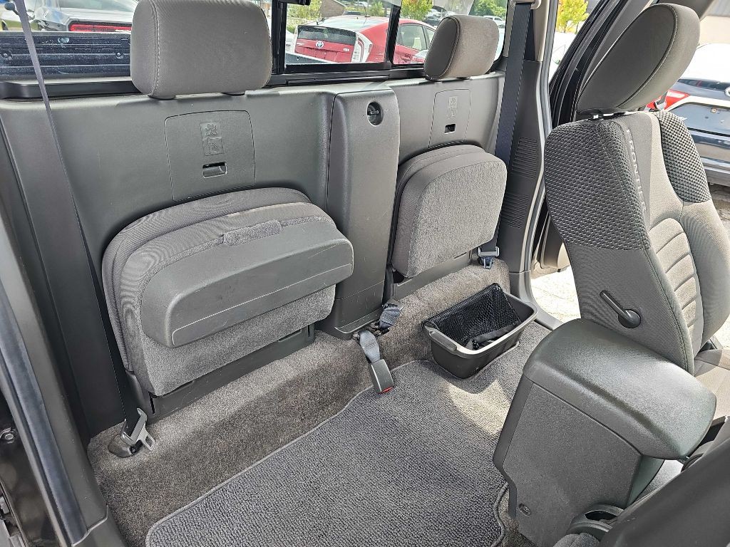 2012 Nissan Frontier Image 30