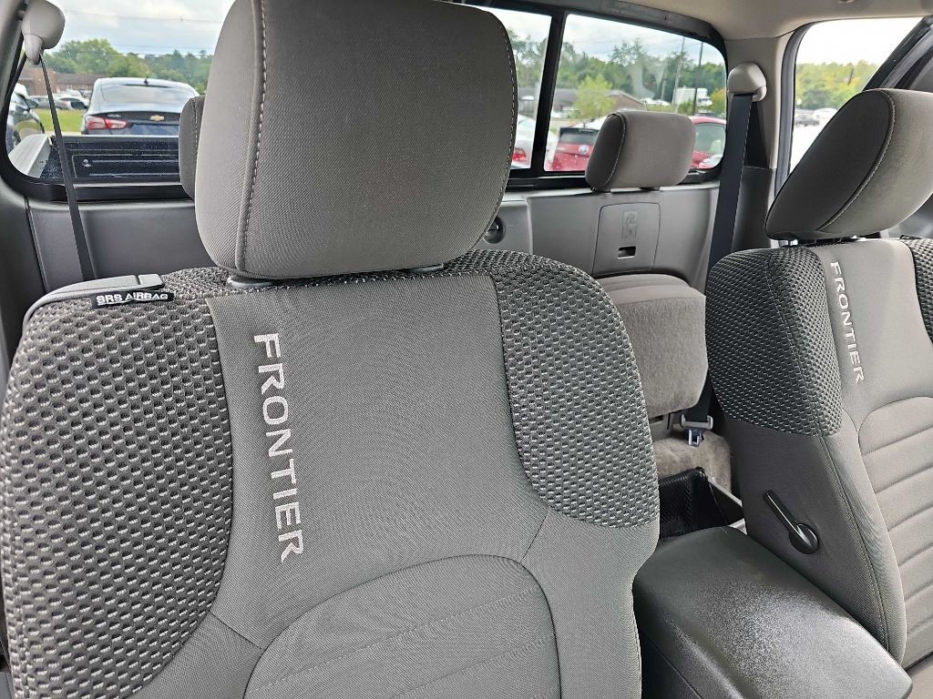 2012 Nissan Frontier Image 31