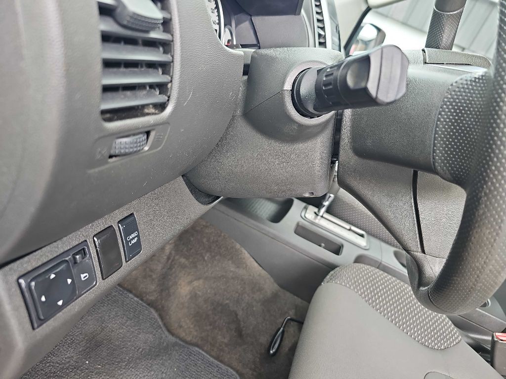2012 Nissan Frontier Image 37