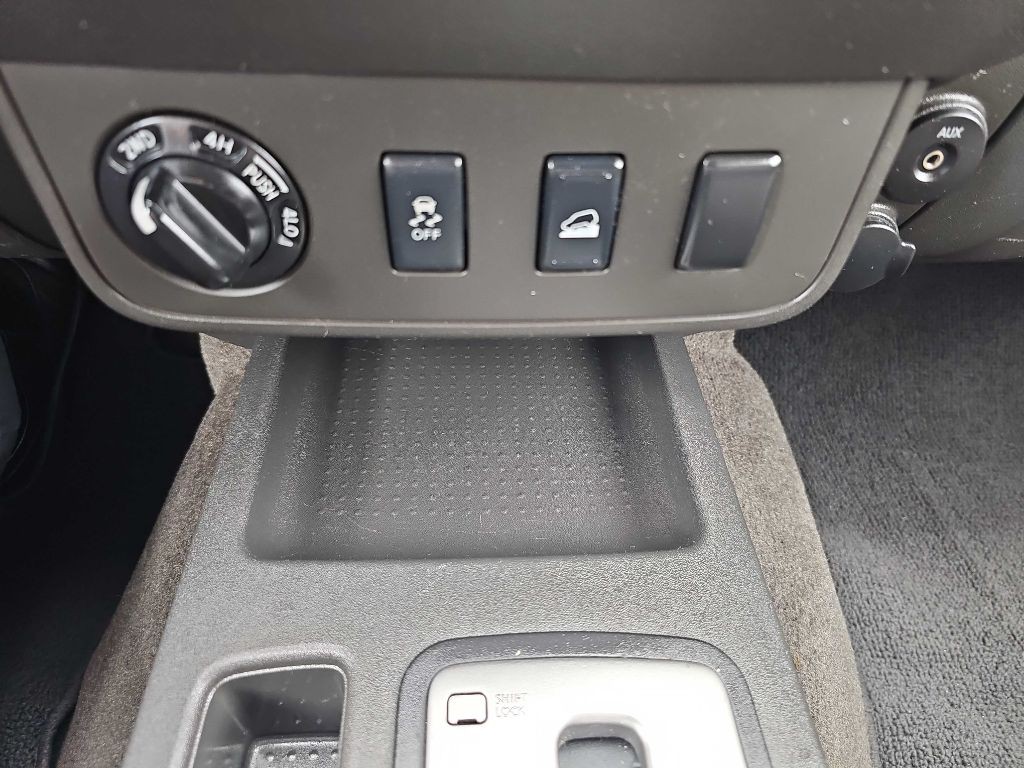 2012 Nissan Frontier Image 45