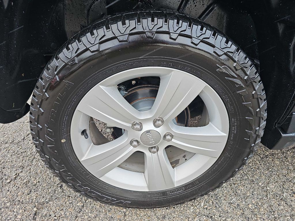 2014 Jeep Compass Image 11