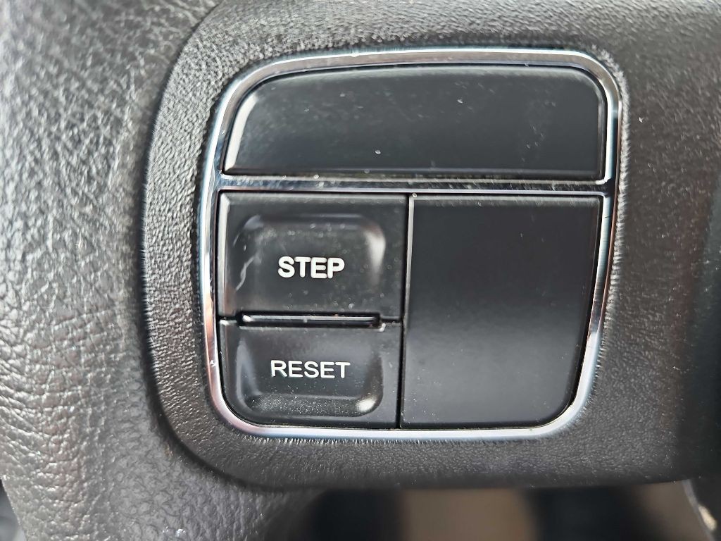 2014 Jeep Compass Image 34