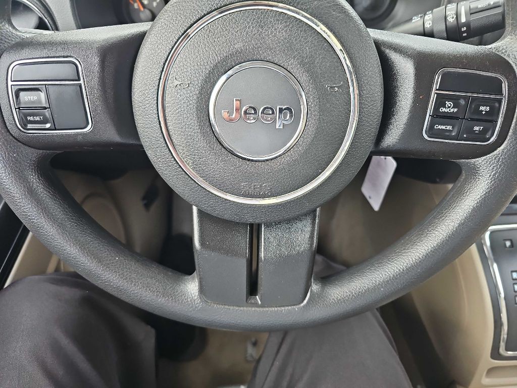 2014 Jeep Compass Image 35