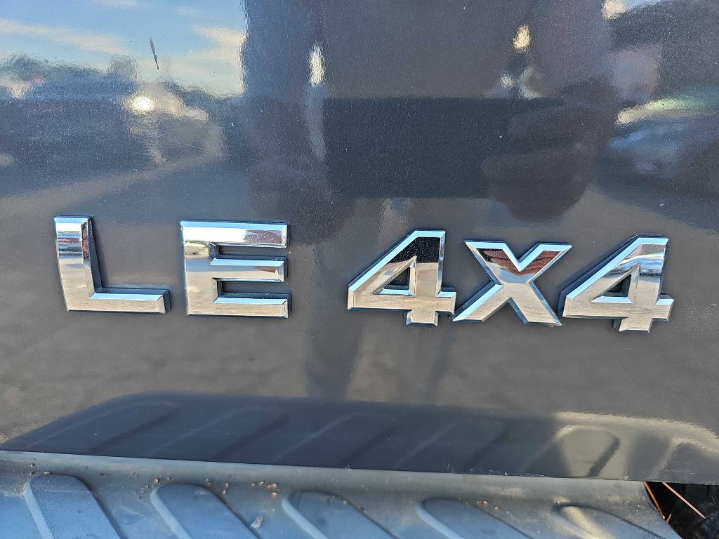 2010 Nissan Frontier Image 21