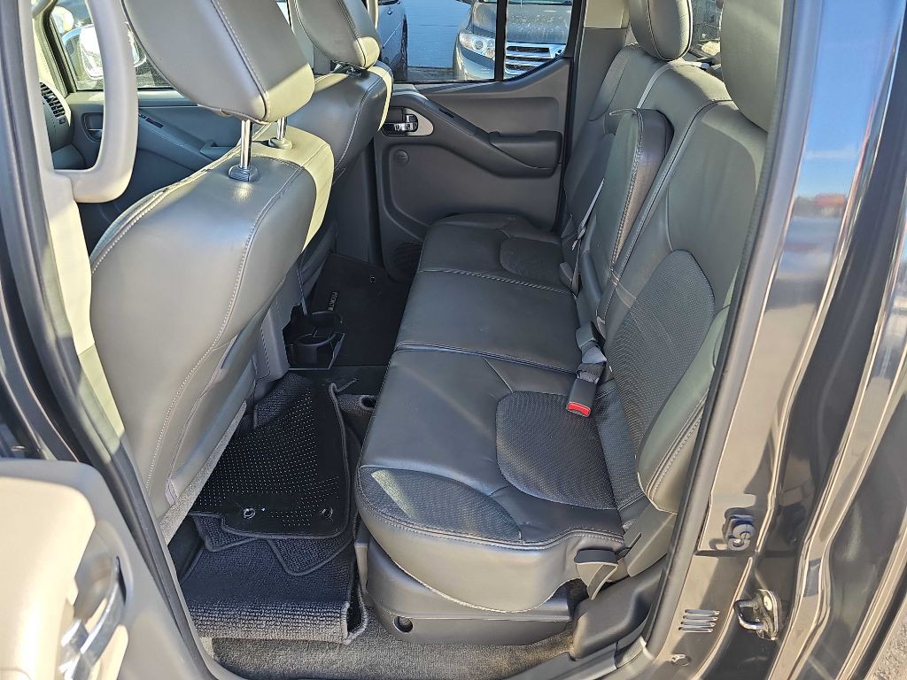 2010 Nissan Frontier Image 36