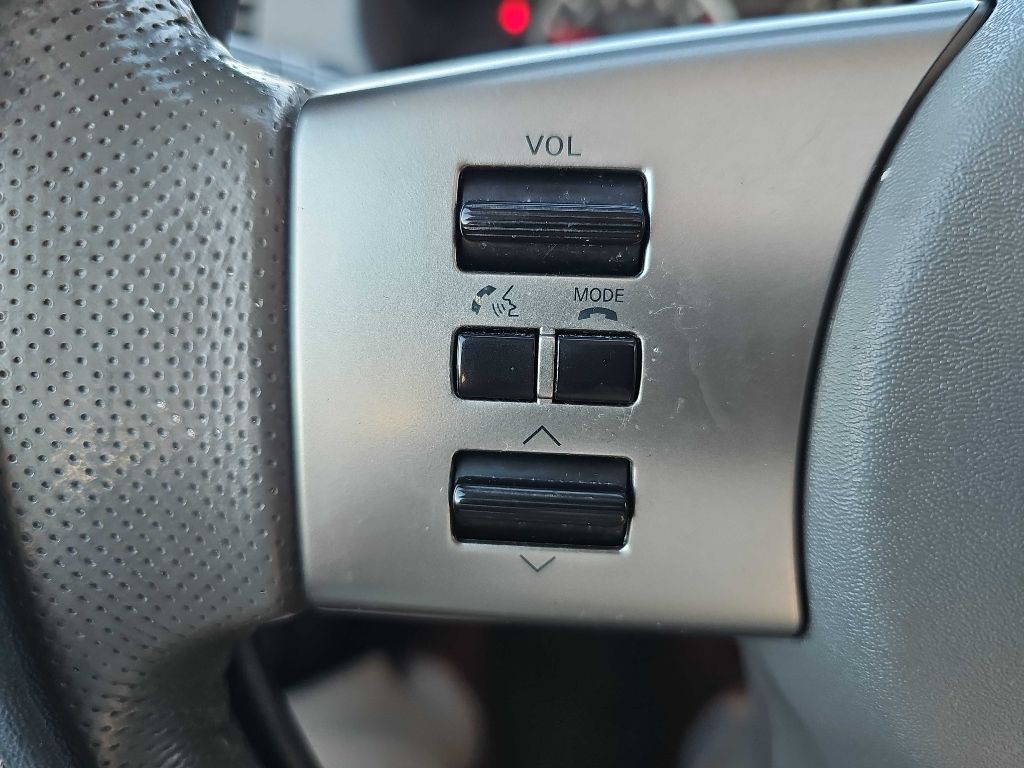2010 Nissan Frontier Image 42