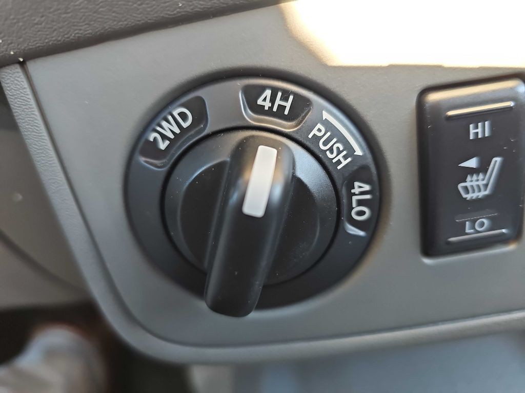 2010 Nissan Frontier Image 49