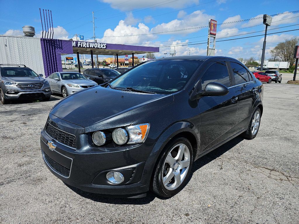 2016 Chevrolet Sonic Image 1