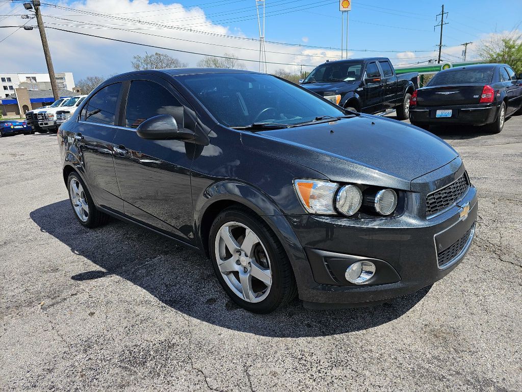 2016 Chevrolet Sonic Image 4